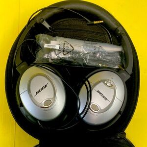 Bose Acoustic Noise cancellation headphones